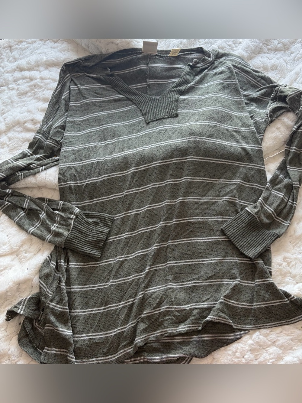 Daytrip Women’s Striped Lightweight Knit Top Size Large Green Long Sleeve